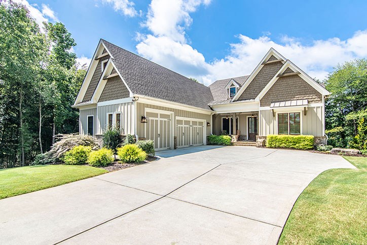 Custom lot model home in The Preserve